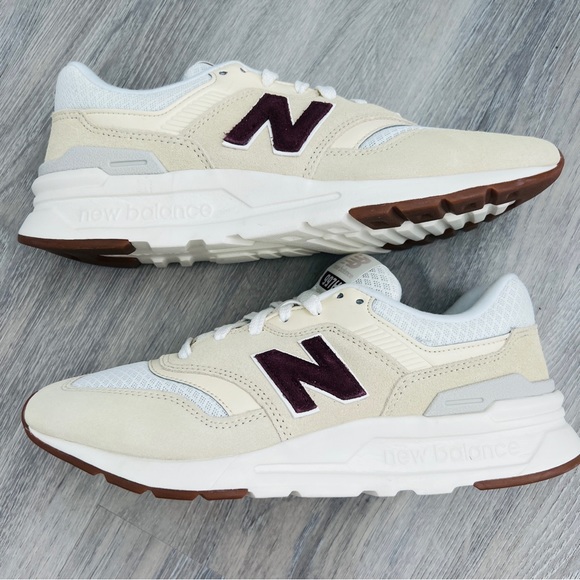 NWT New Balance 997 Women’s Shoes - Picture 5 of 9